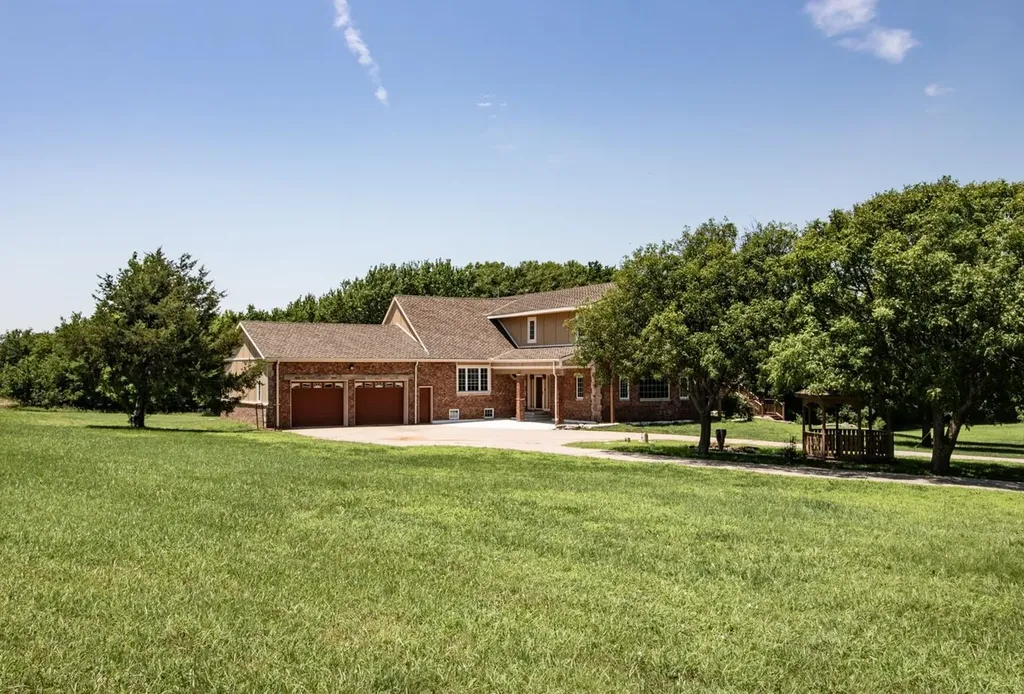 1677 E 120th Avenue North Mulvane KS 67110