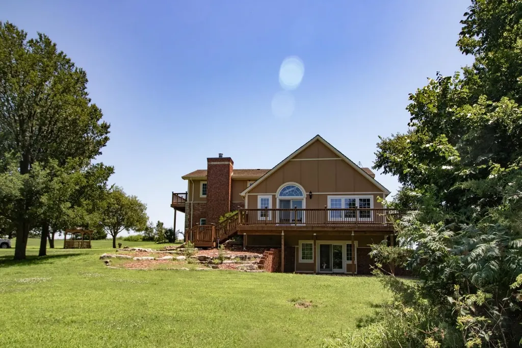 1677 E 120th Avenue North Mulvane KS 67110
