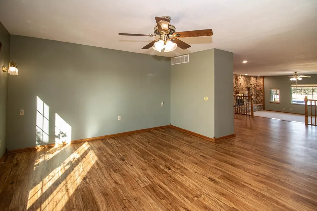 1677 E 120th Avenue North Mulvane KS 67110