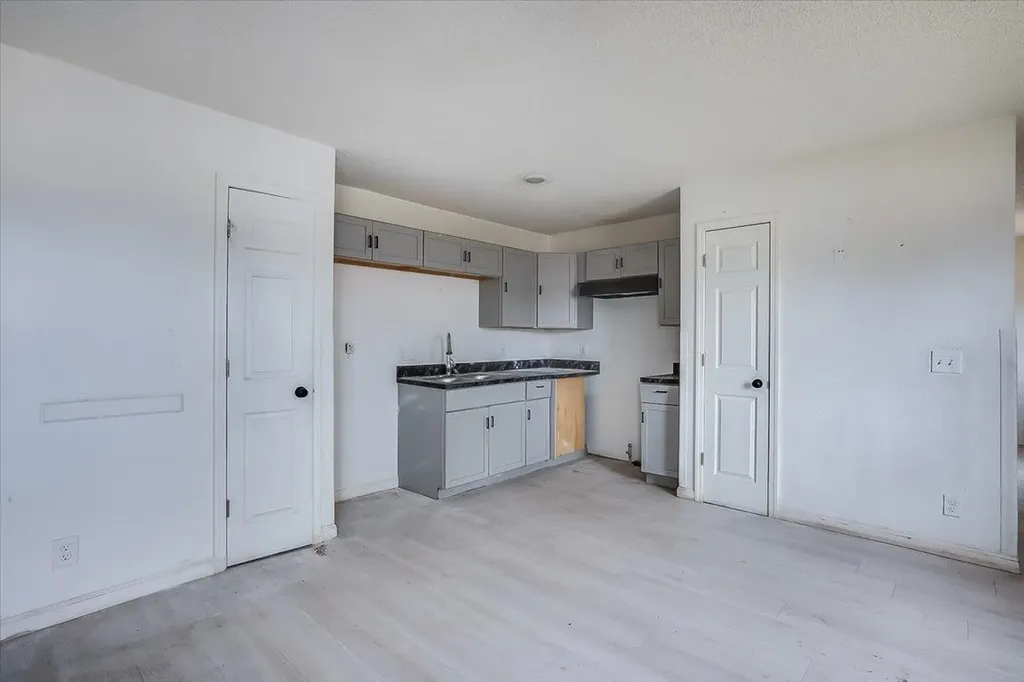 1502 E Catalina Street Wichita KS 67216