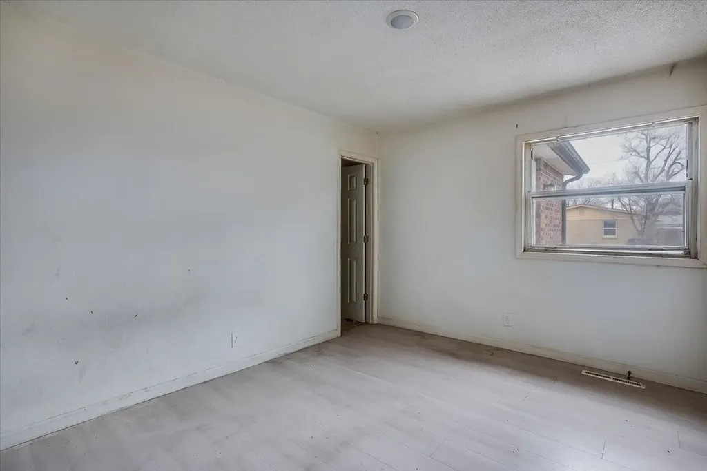 1502 E Catalina Street Wichita KS 67216