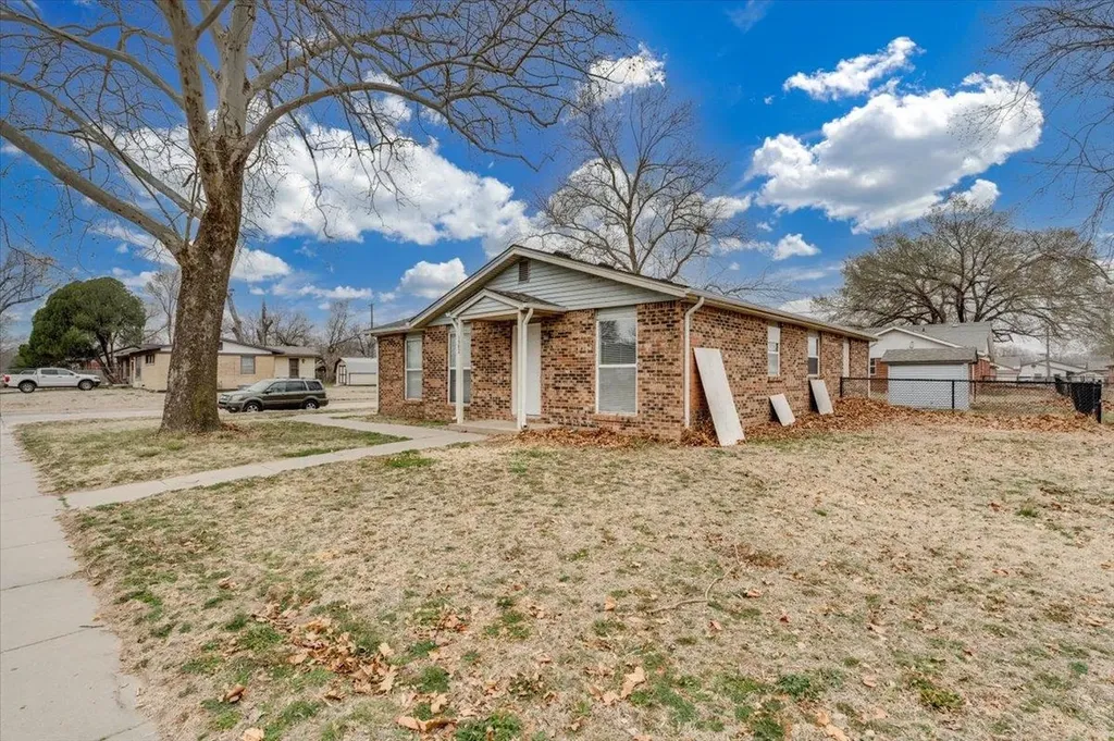 1502 E Del Mar Wichita KS 67216