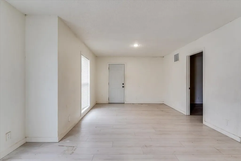 1502 E Del Mar Wichita KS 67216