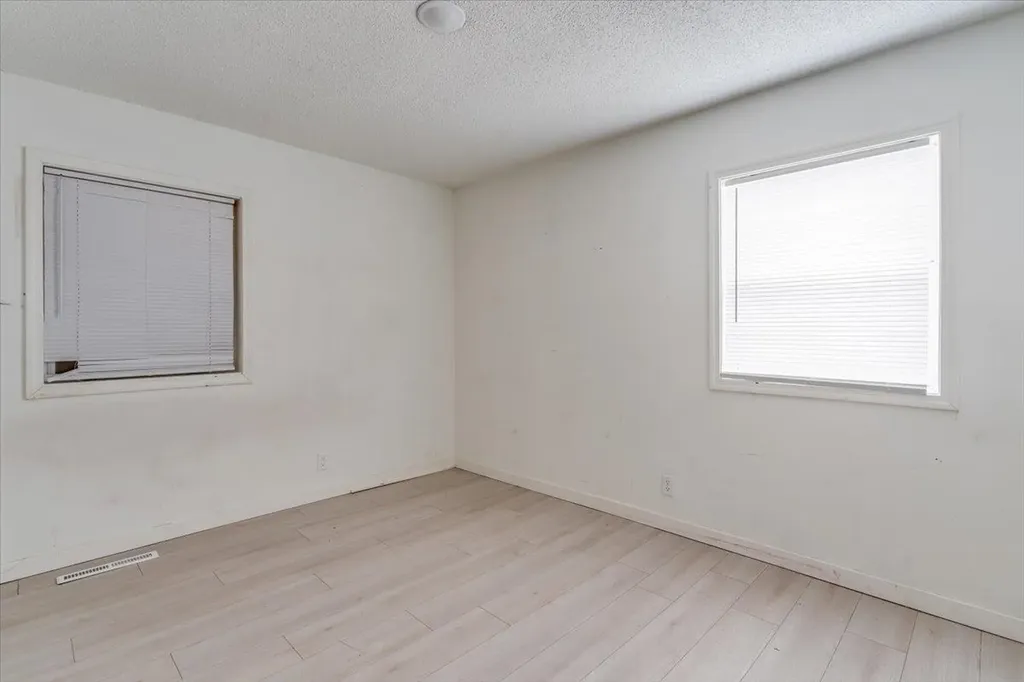 1502 E Del Mar Wichita KS 67216