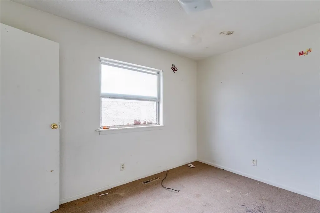 1602 E Del Mar Wichita KS 67216