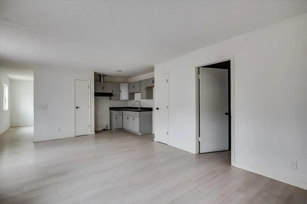 1507 E Berkeley Wichita KS 67216