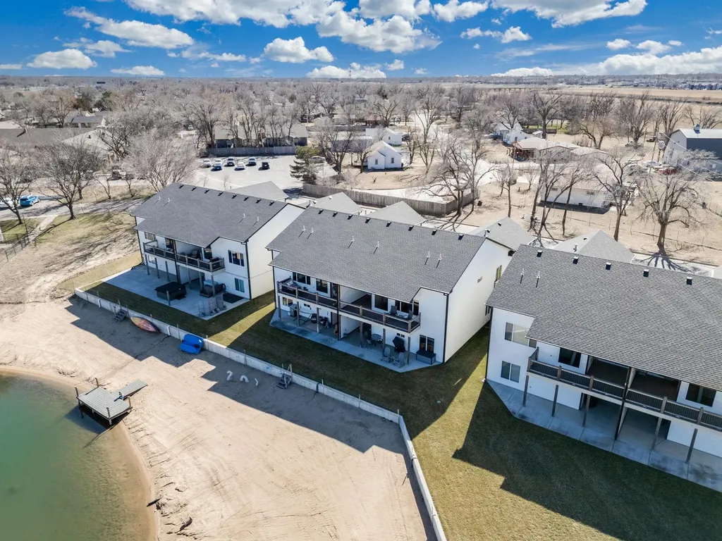 918 N Bayshore Street Wichita KS 67212