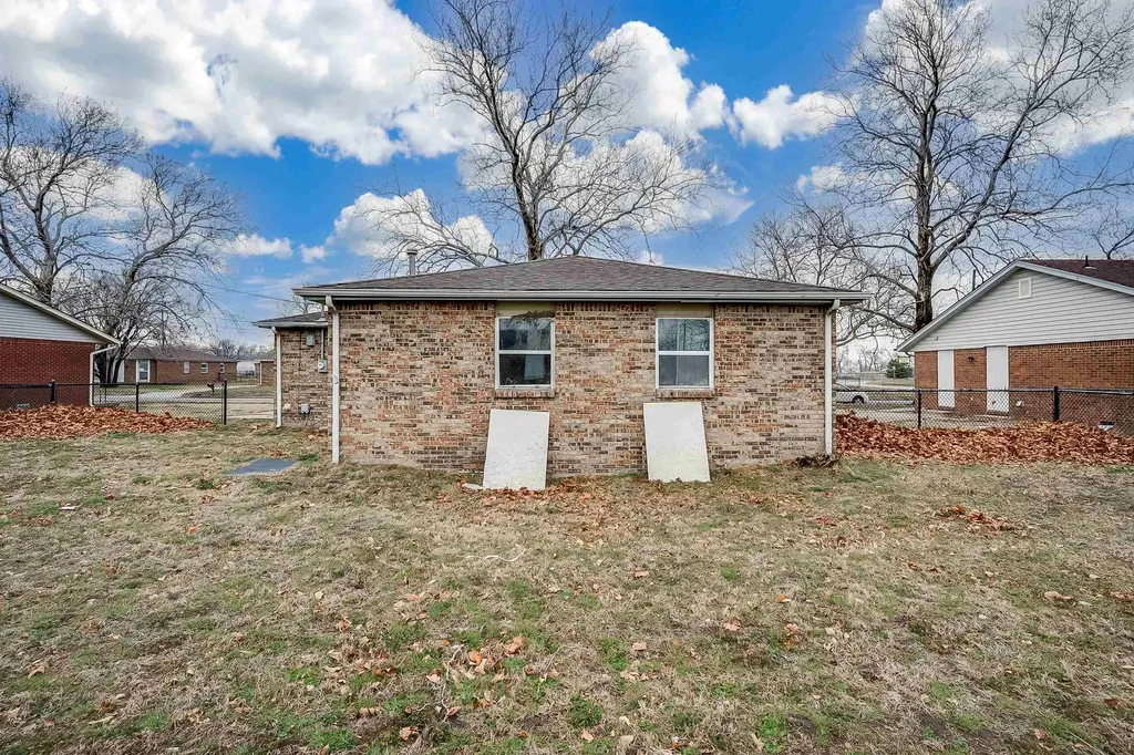 1613 E Catalina Street Wichita KS 67216