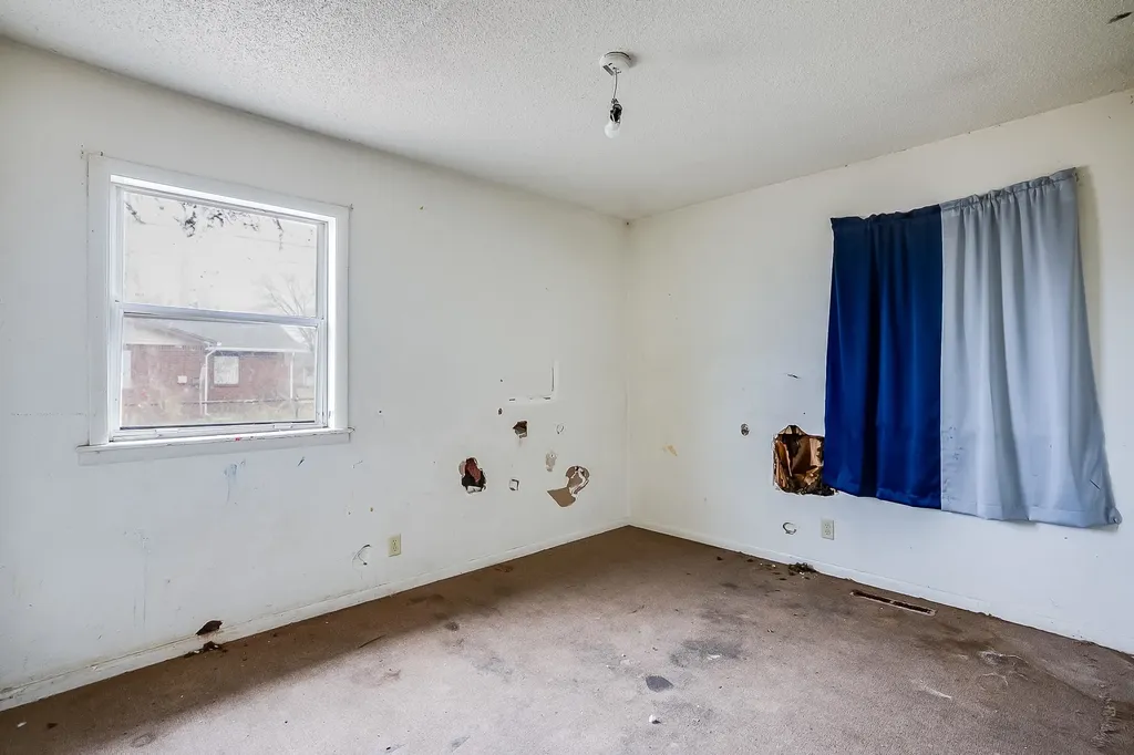 1613 E Catalina Street Wichita KS 67216
