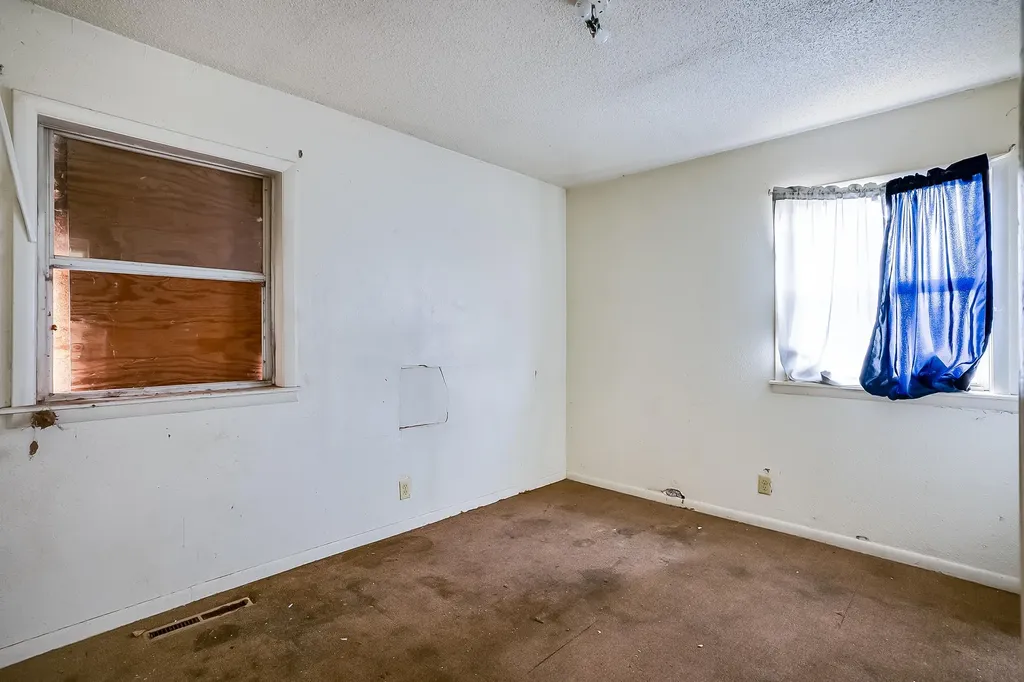 1613 E Catalina Street Wichita KS 67216