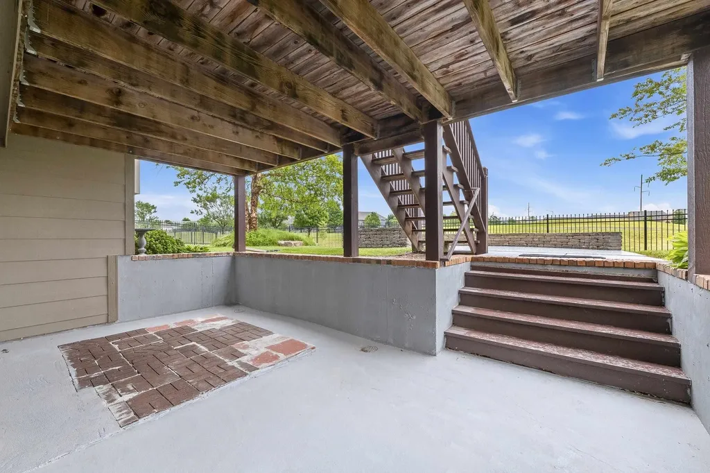 2224 N Rough Creek Road Derby KS 67037