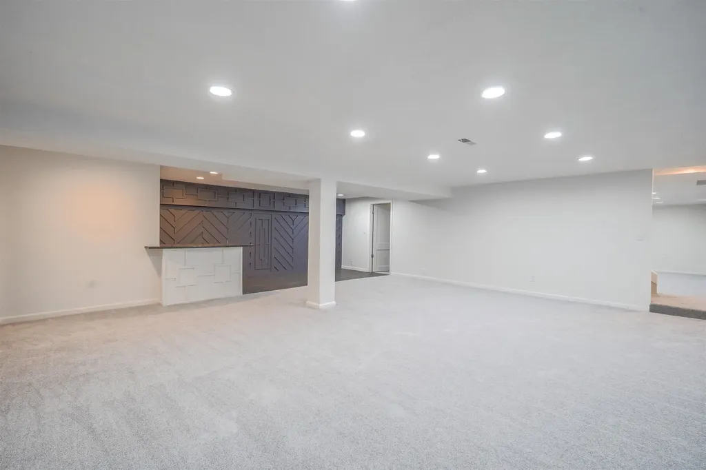 104 N Burr Oak Road Wichita KS 67206