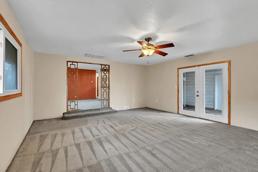 2904 S Bennett Avenue Wichita KS 67217