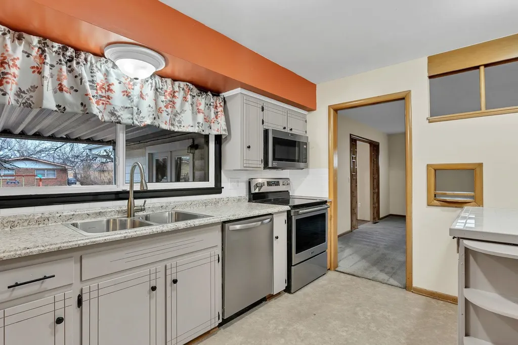 2904 S Bennett Avenue Wichita KS 67217
