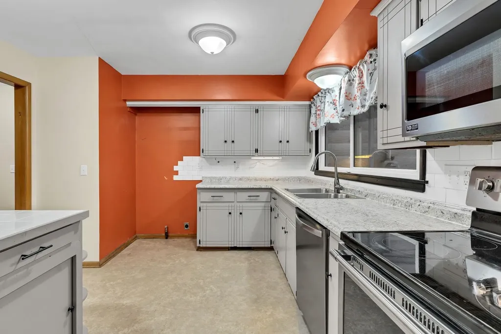 2904 S Bennett Avenue Wichita KS 67217