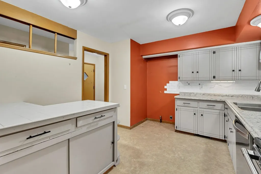 2904 S Bennett Avenue Wichita KS 67217