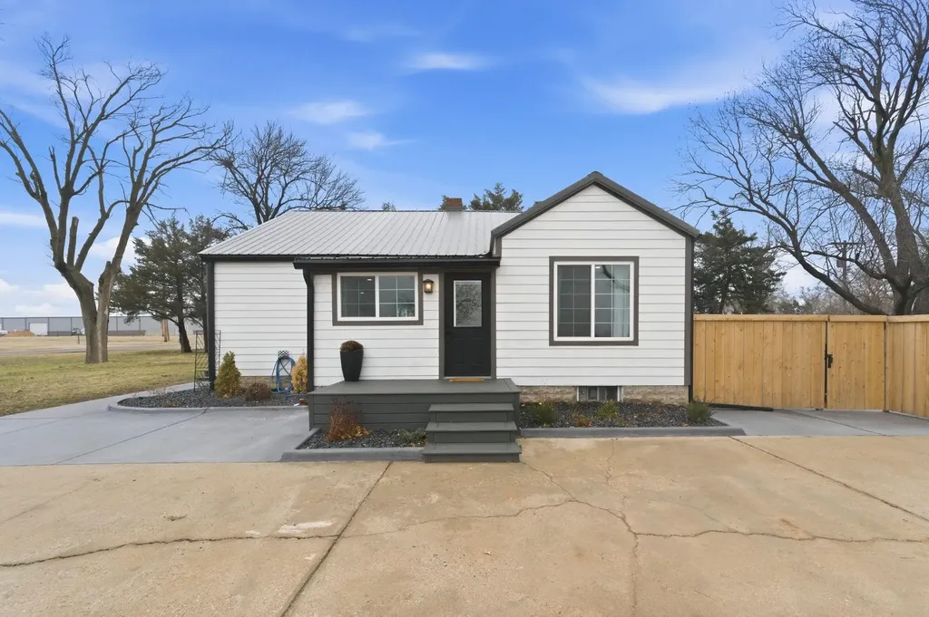 1520 S 383rd Street W Cheney KS 67025