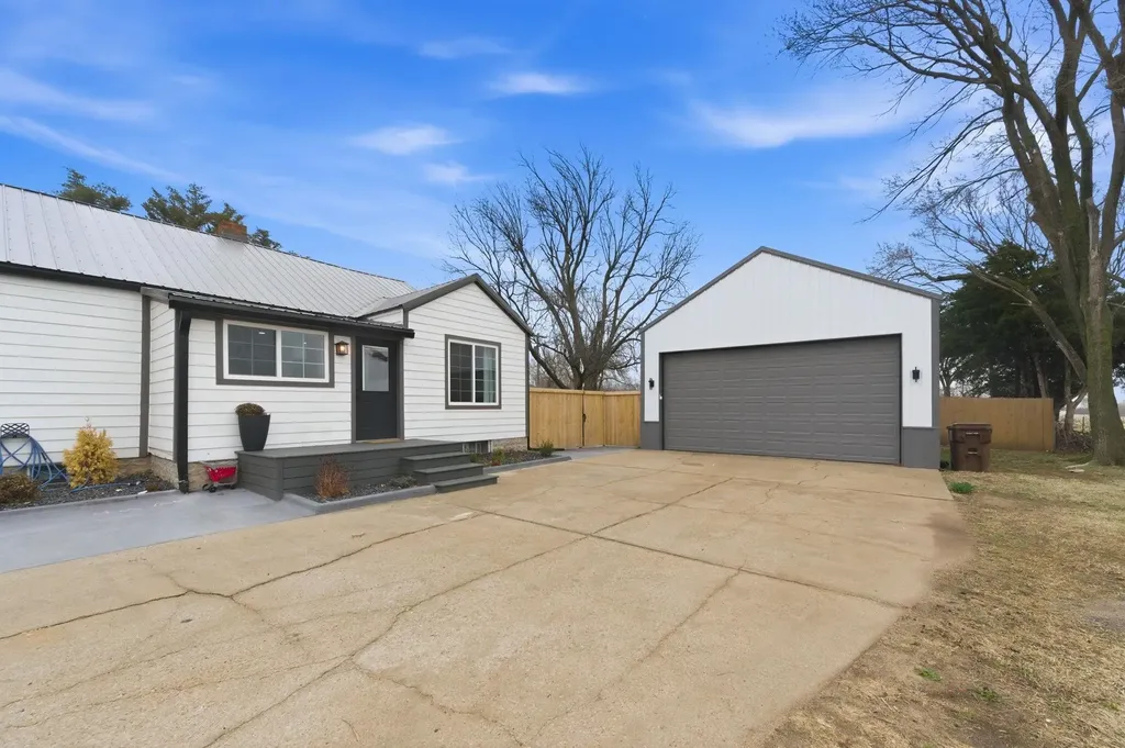 1520 S 383rd Street W Cheney KS 67025