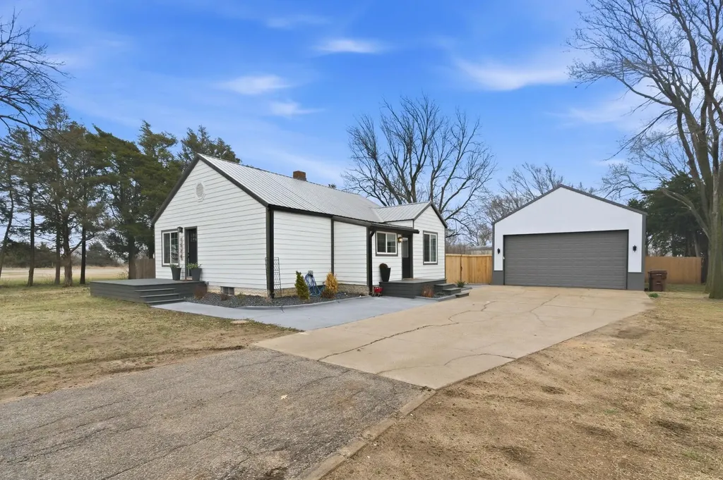 1520 S 383rd Street W Cheney KS 67025