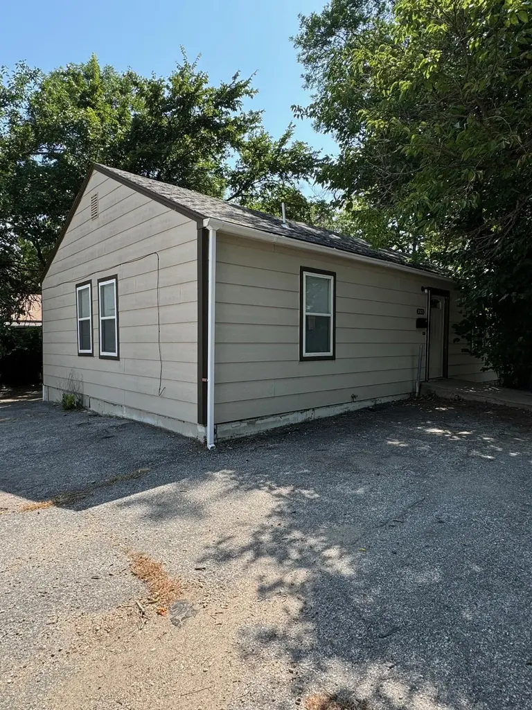 2673 S Holyoke Street Wichita KS 67210