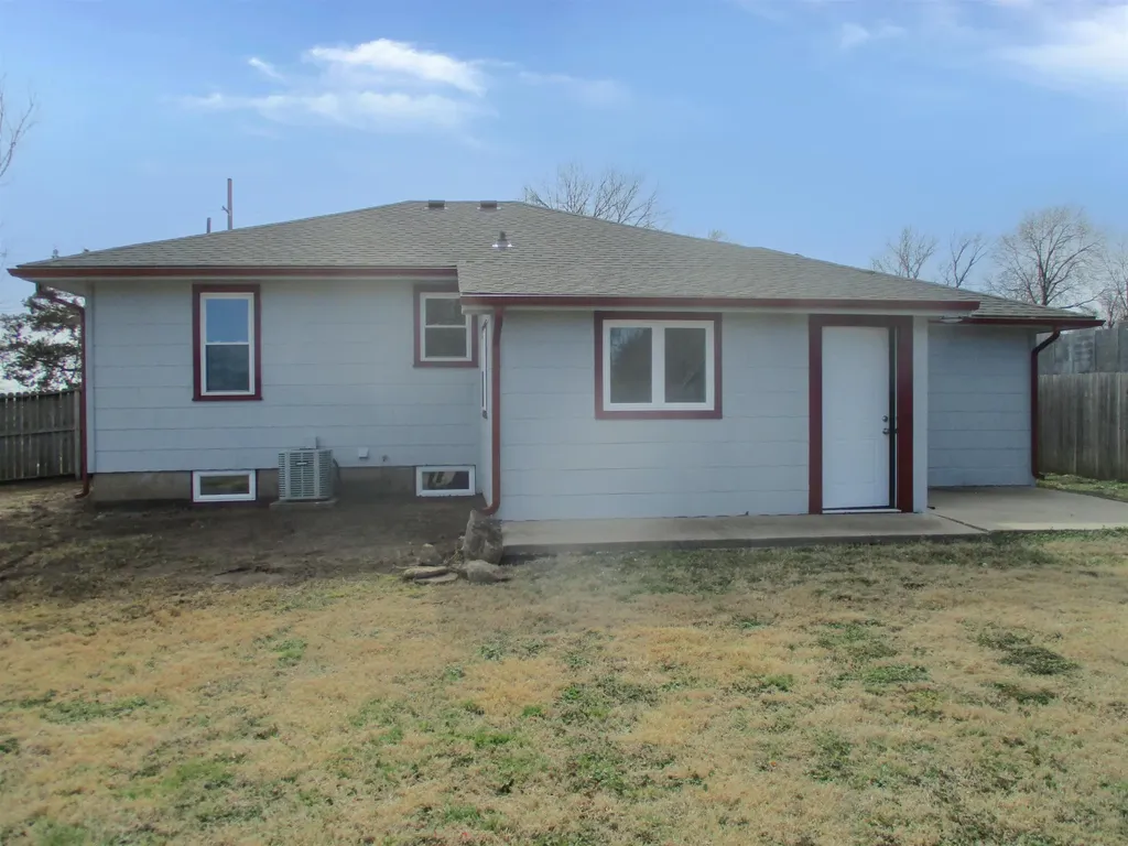 3206 W Macarthur Road Wichita KS 67217
