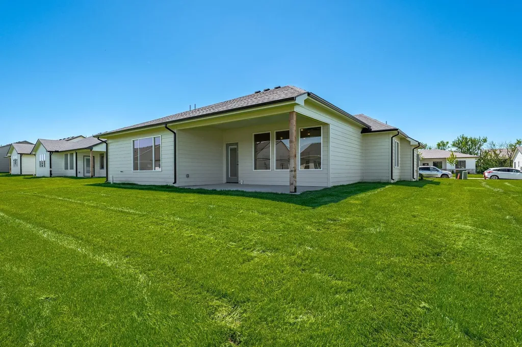 508 E Elmwood Street Park City KS 67147