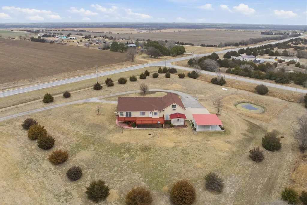 181 E 15th Street S Wellington KS 67152
