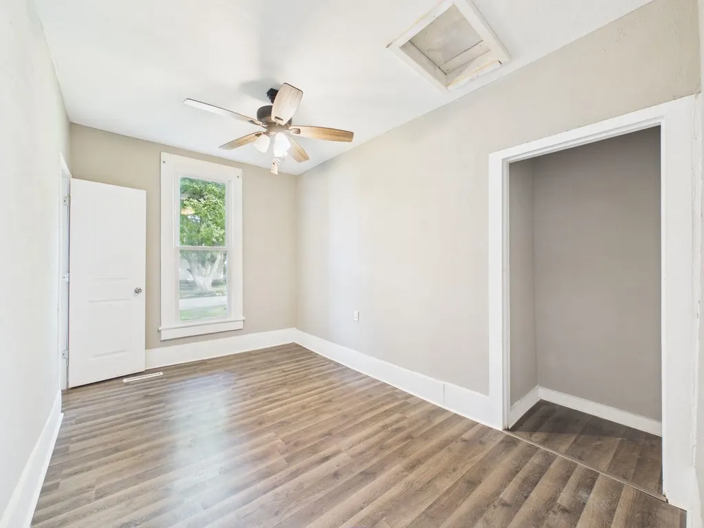722 W Harvey Avenue Wellington KS 67152
