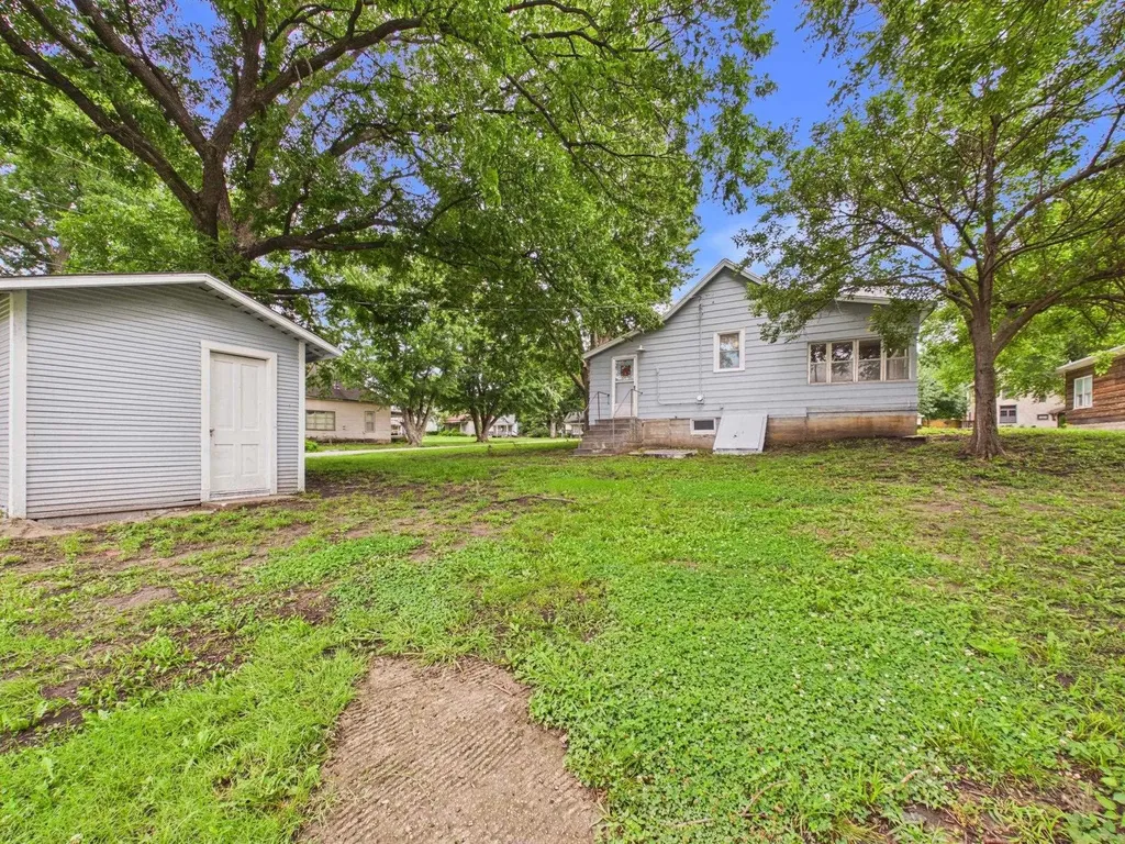 722 W Harvey Avenue Wellington KS 67152