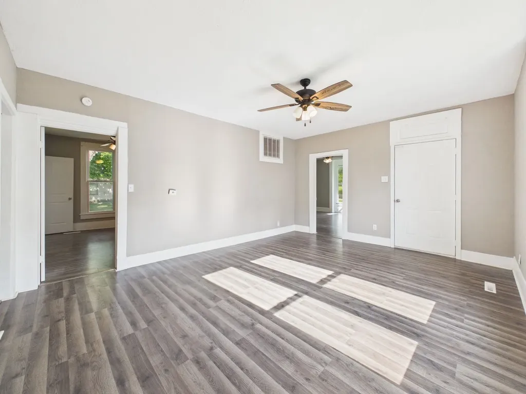 722 W Harvey Avenue Wellington KS 67152