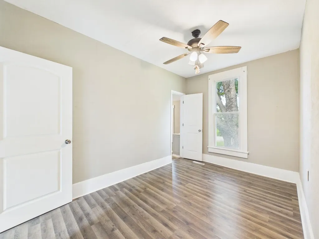 722 W Harvey Avenue Wellington KS 67152