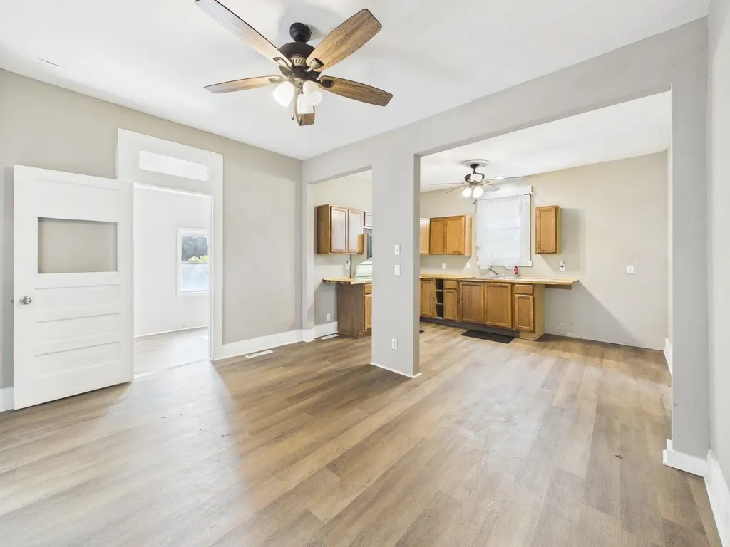 722 W Harvey Avenue Wellington KS 67152
