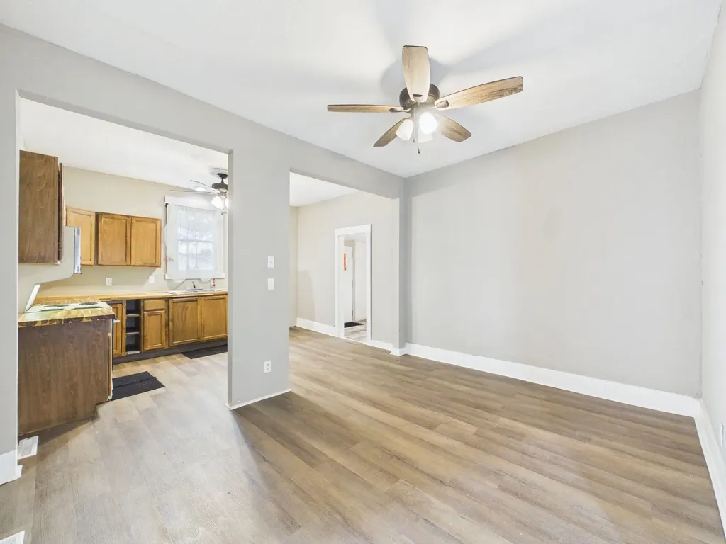 722 W Harvey Avenue Wellington KS 67152