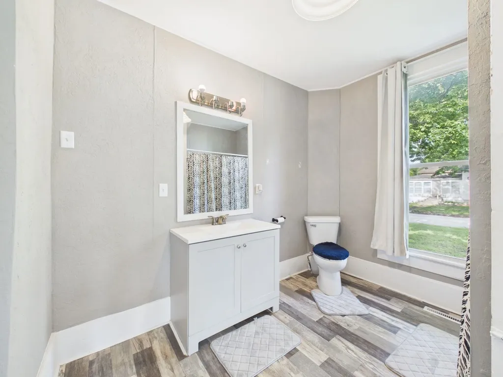 722 W Harvey Avenue Wellington KS 67152