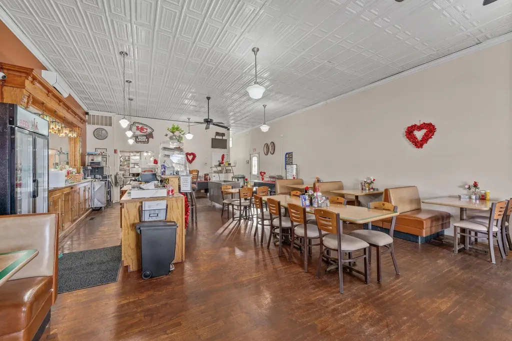 242 S Main Street Norwich KS 67118