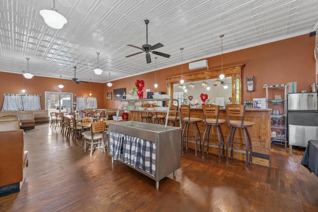 242 S Main Street Norwich KS 67118