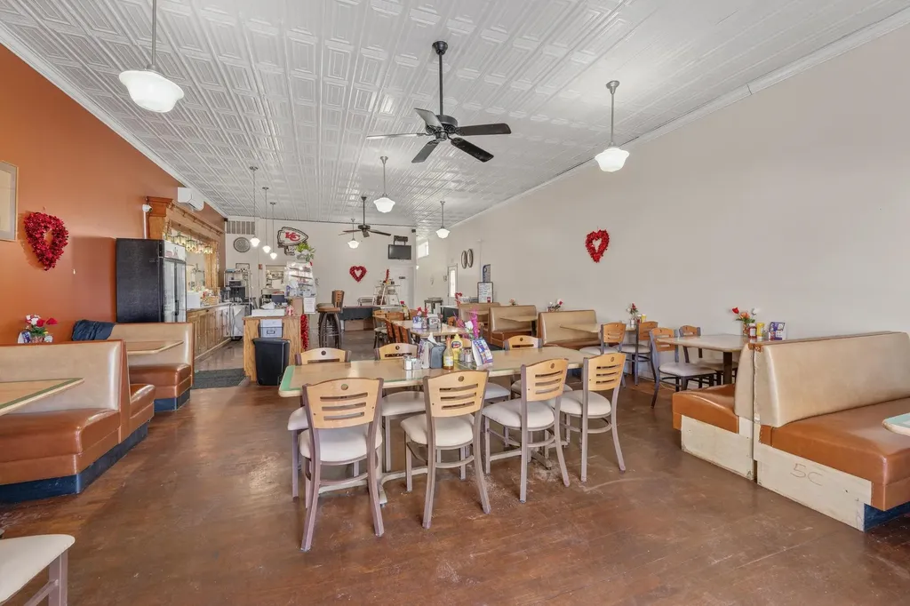 242 S Main Street Norwich KS 67118