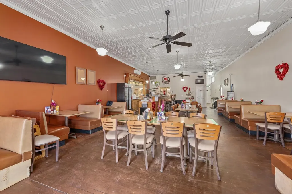 242 S Main Street Norwich KS 67118