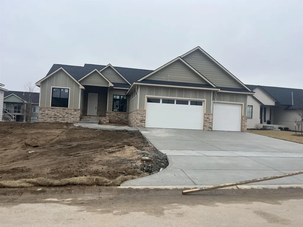 4989 N Emerald Court Maize KS 67101