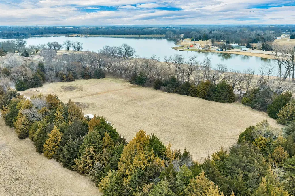11467 SW Shore Drive Augusta KS 67010