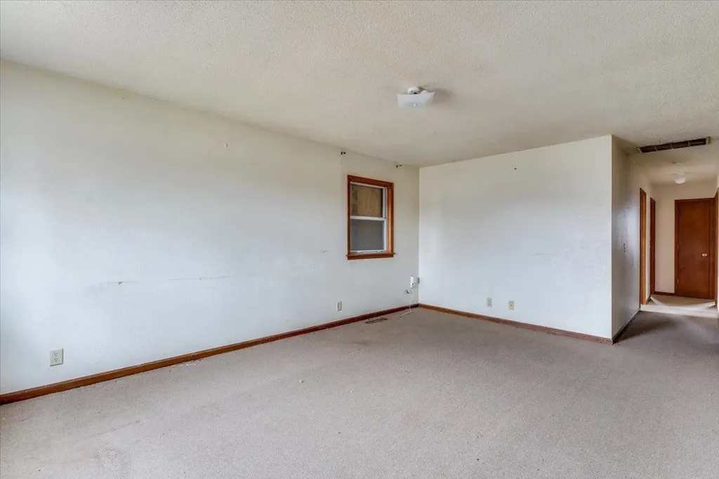 1521 E Catalina Street Wichita KS 67216