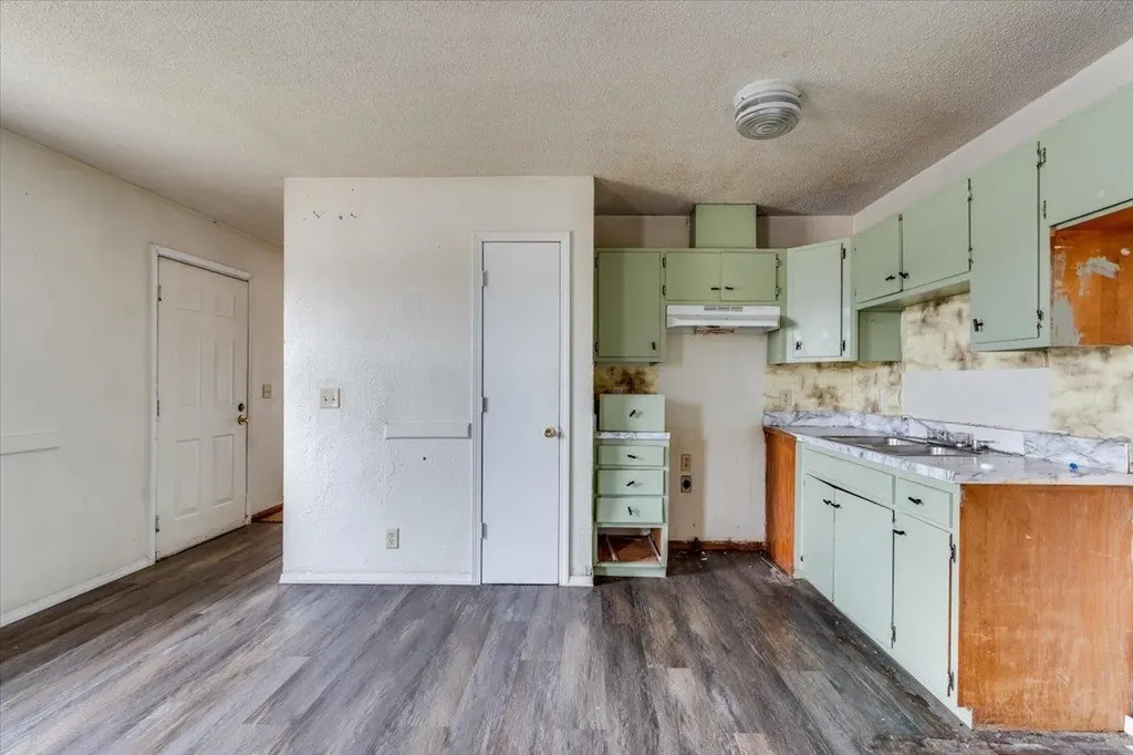 1521 E Catalina Street Wichita KS 67216