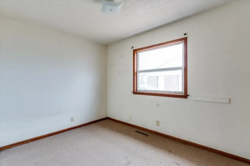 1521 E Catalina Street Wichita KS 67216
