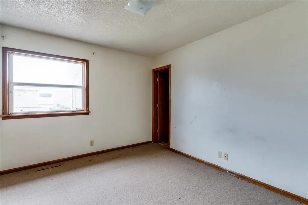 1521 E Catalina Street Wichita KS 67216