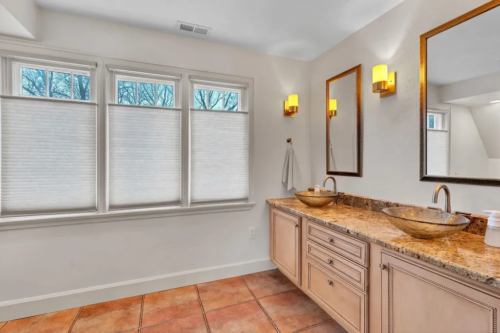 434 N Belmont Wichita KS 67208