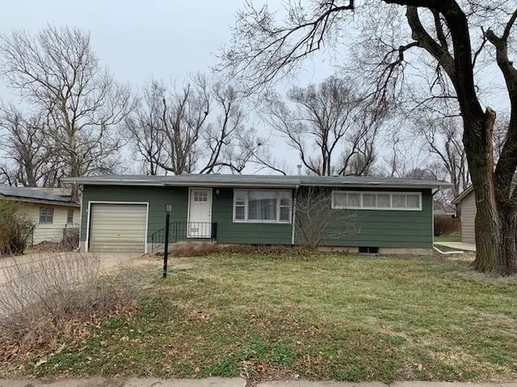 1004 S Plum Street Newton KS 67114