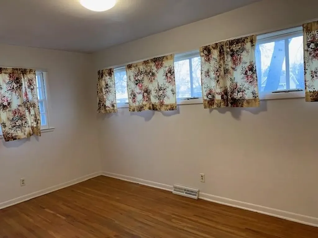 1004 S Plum Street Newton KS 67114