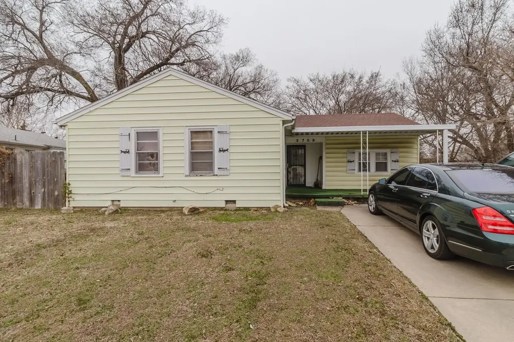 2709 N Green Wichita KS 67219
