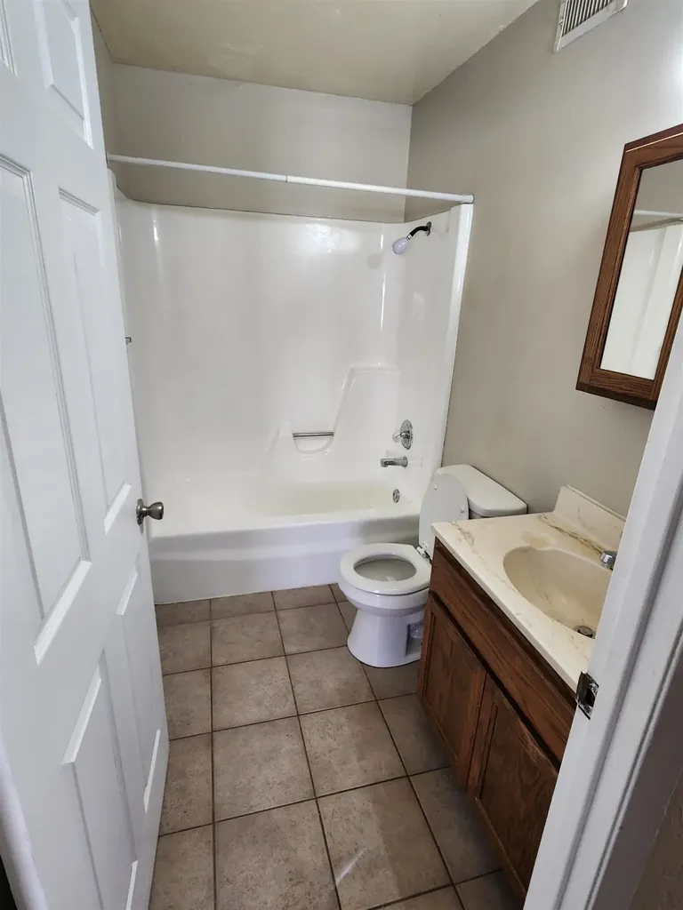 1646 S Fern Street Wichita KS 67213