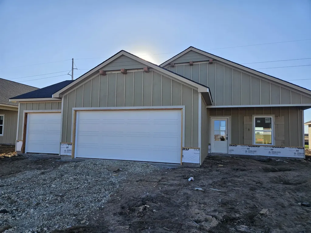 923 N Forestview Street Wichita KS 67235